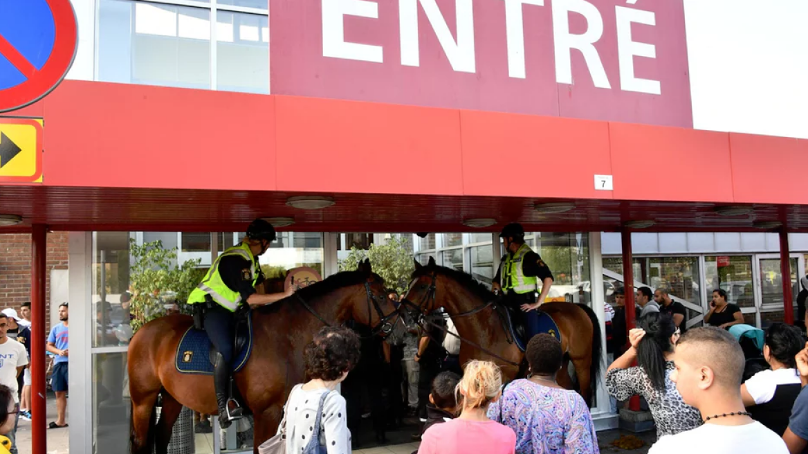 Πανικός από πυροβολισμούς σε εμπορικό κέντρο στη Σουηδία